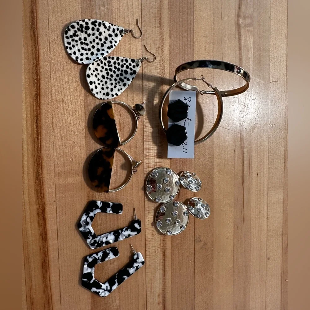 Assorted Earrings - Picture 4 of 6